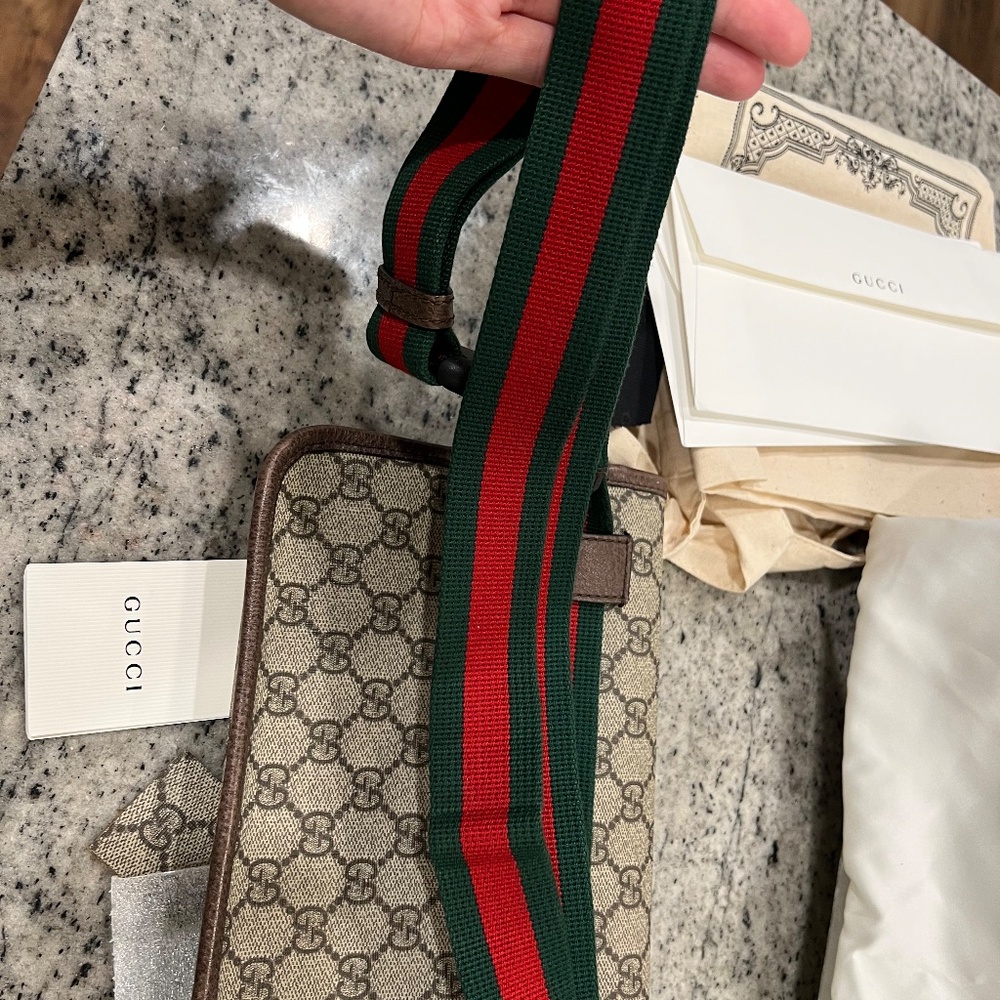 Gucci GG Supreme Canvas Monogram Belt Bag w/canvas tote bag - Picture 4 of 16